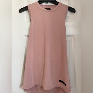 UA unstoppable muscle tank blush keyhole top